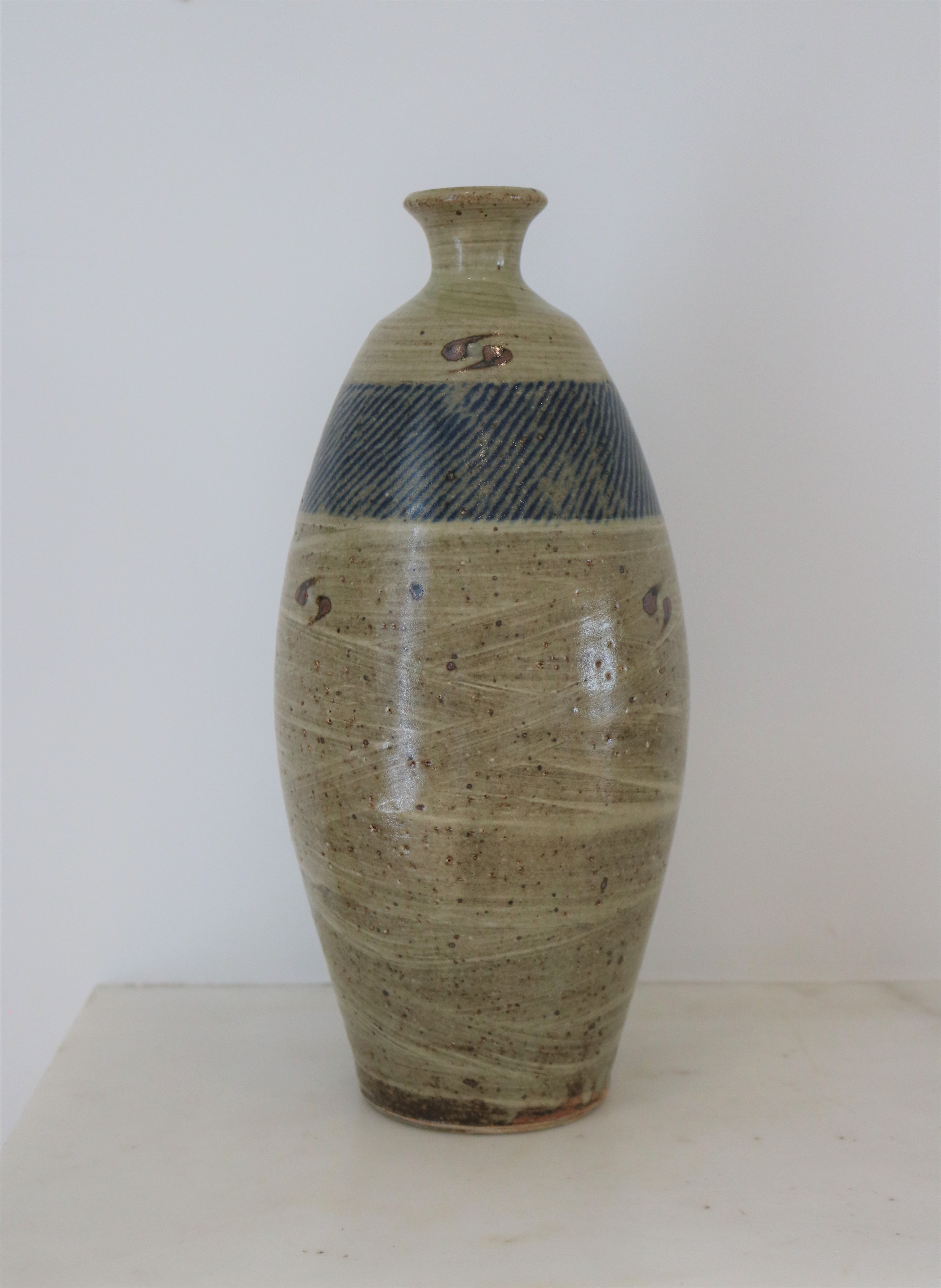 William Plumptre (b.1959) Thrown Vase with inlaid cobalt slip and iron decoration